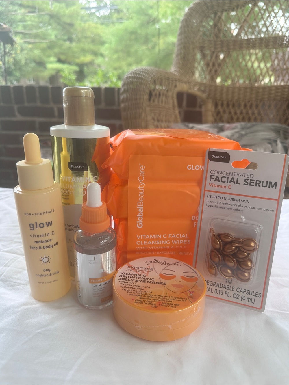 Vitamin C Beauty Bundle - Serums, Oil, Wipes, Lotion, Eye Patches